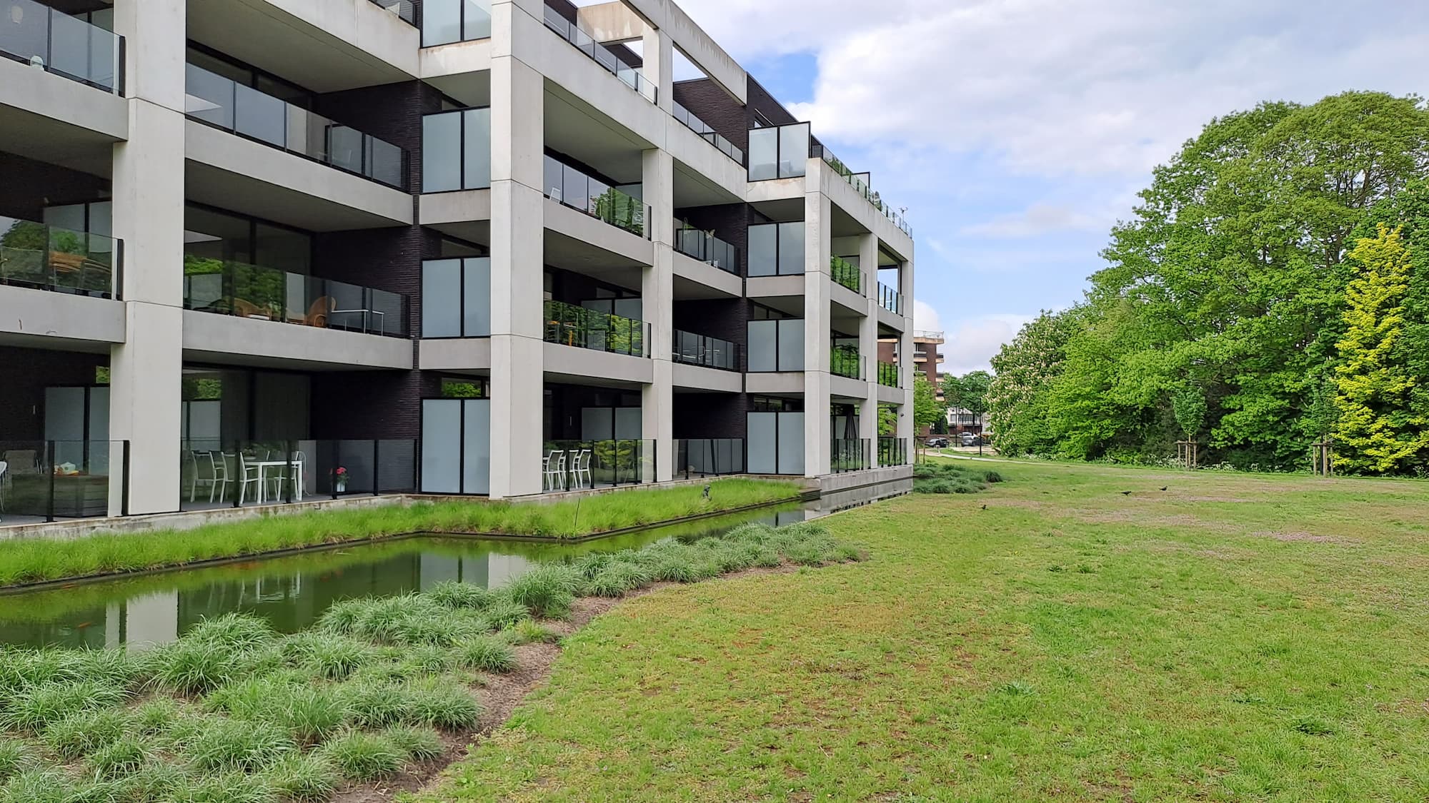 Meergezinswoning aan groen park met wateropvang