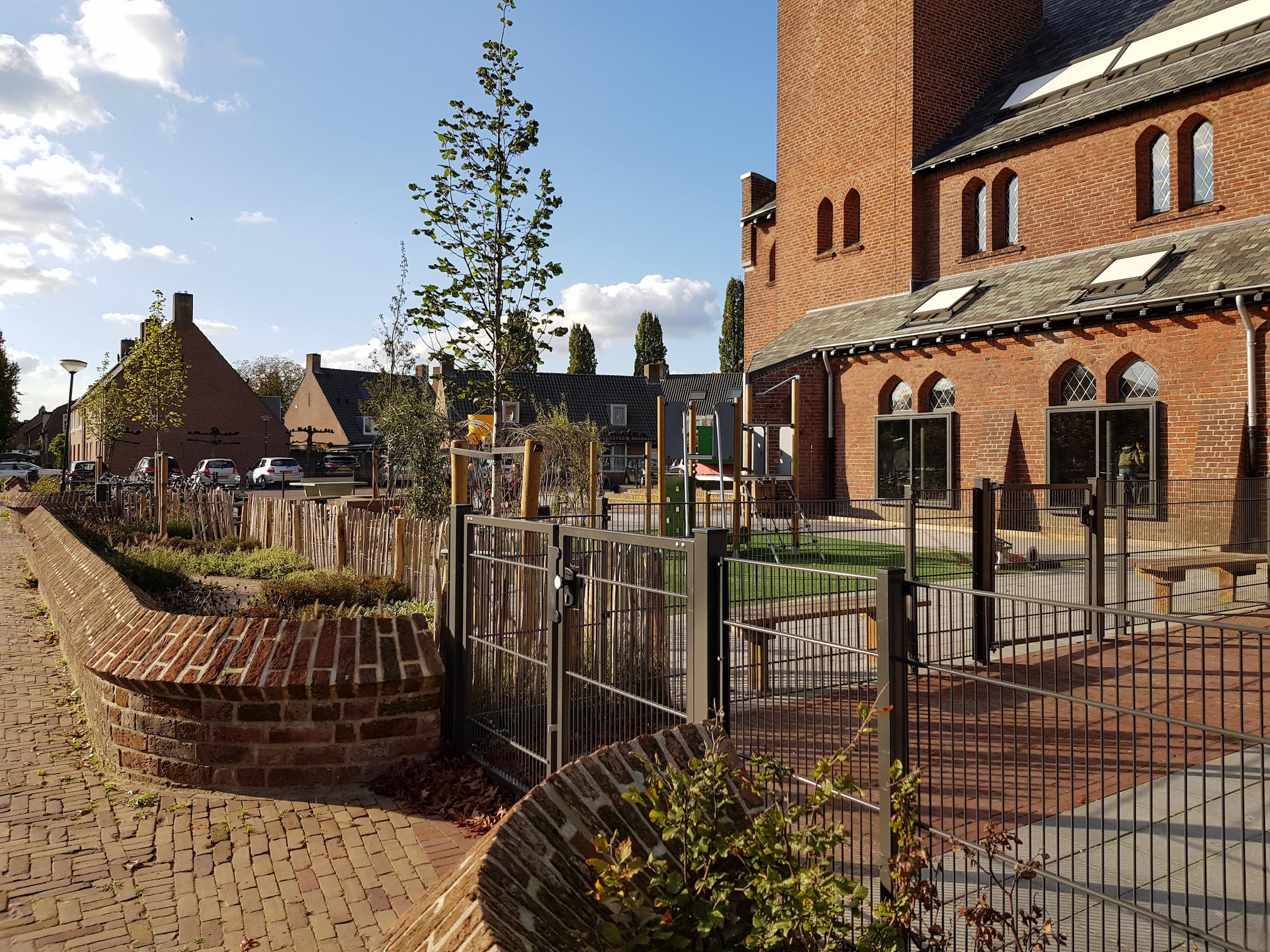 Kerk esbeek speelplaats