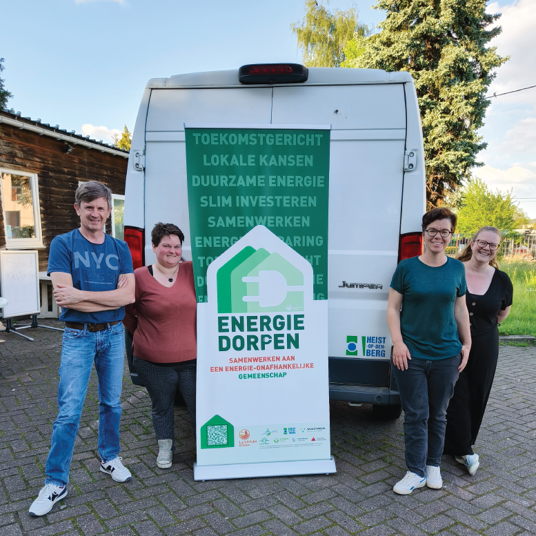 banner en groepsfoto