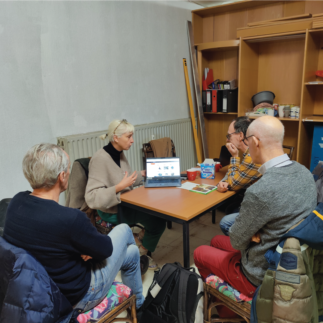 vrijwilligers in workshop