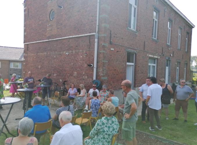 opening buurthuis Leerbeek