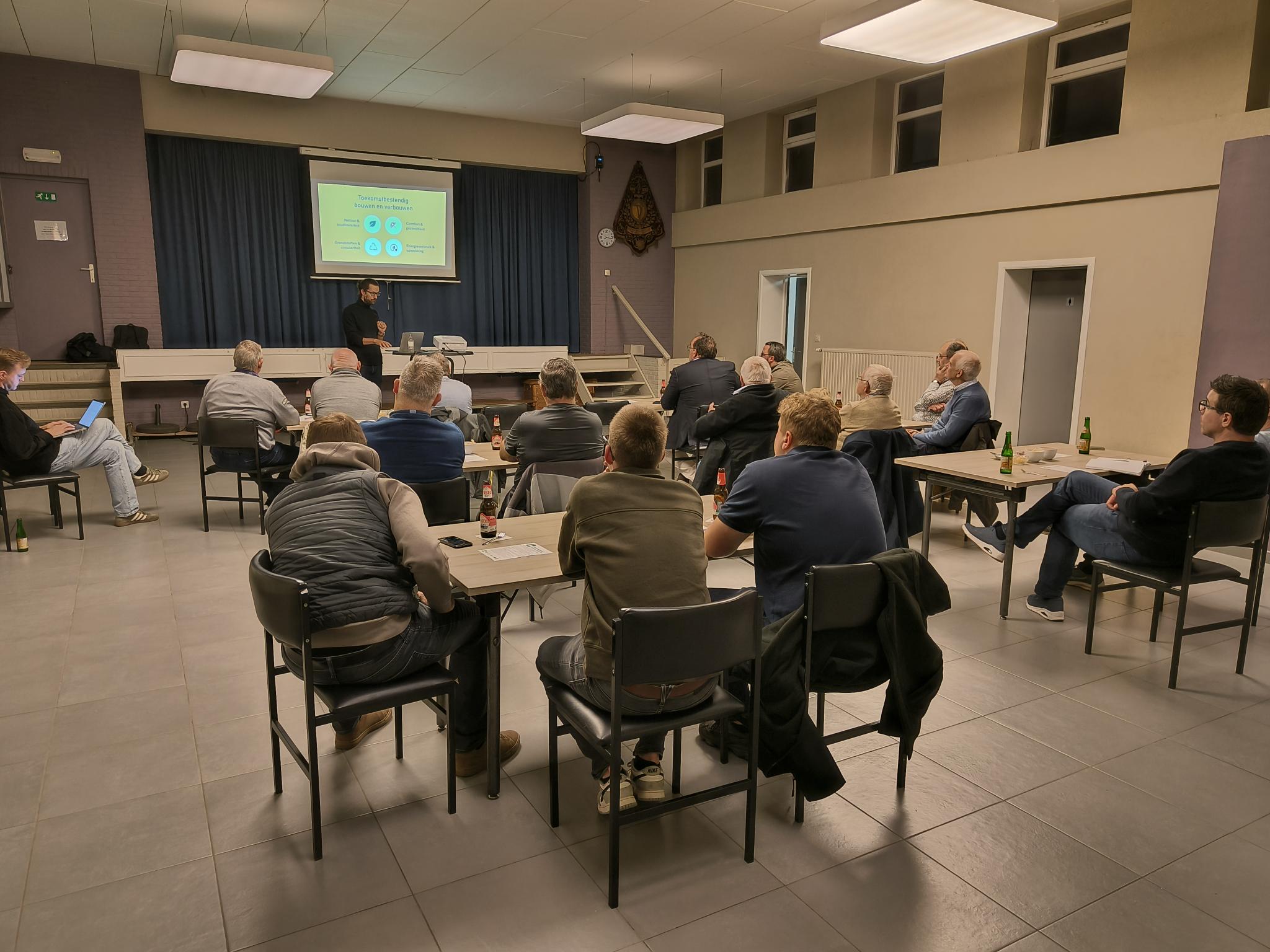 Samen sterk in dorpszaalbeheer: intervisie en samenaankoop